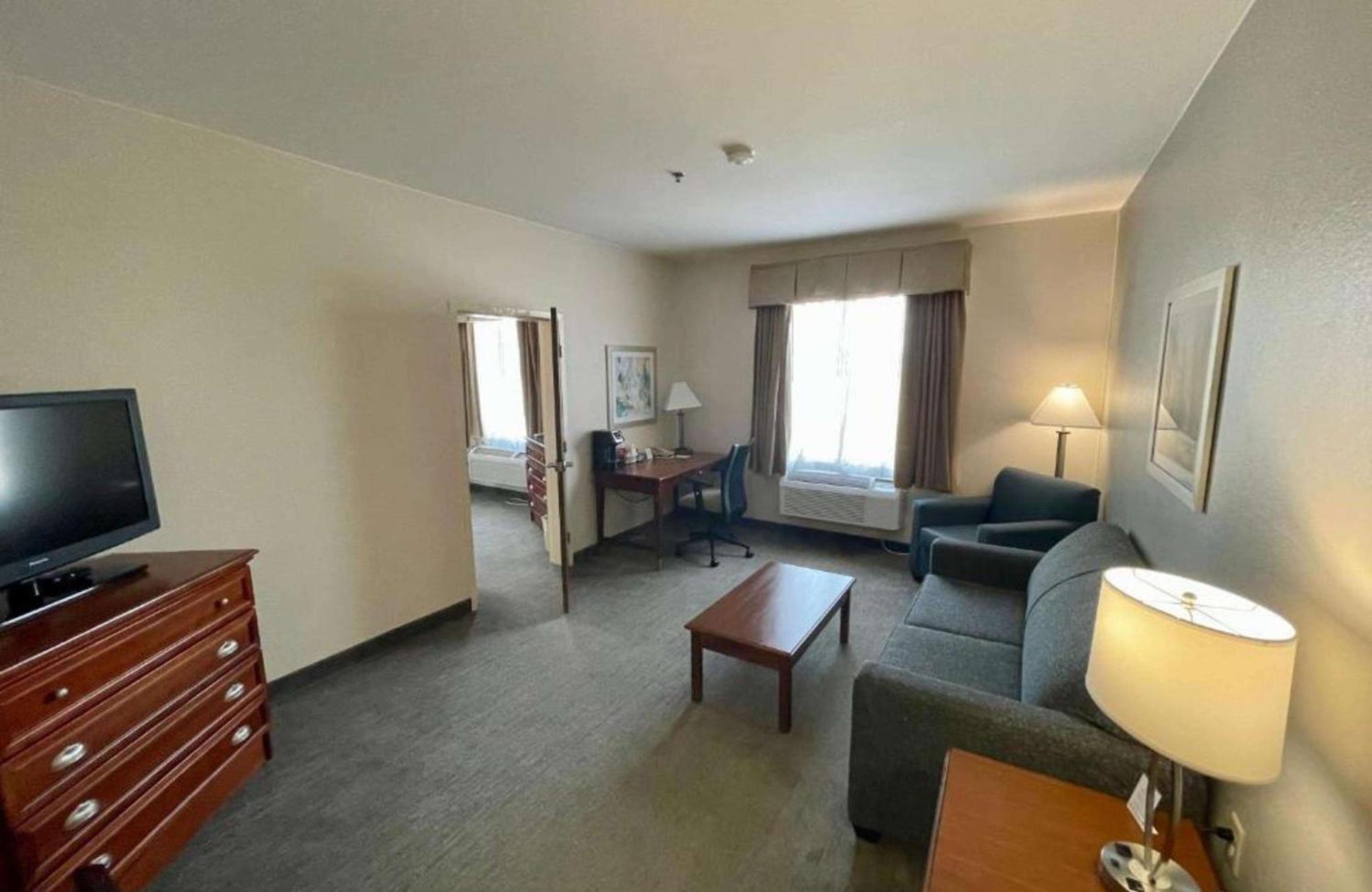 Best Western Plus Executive Hotel & Suites Sulphur Exterior photo