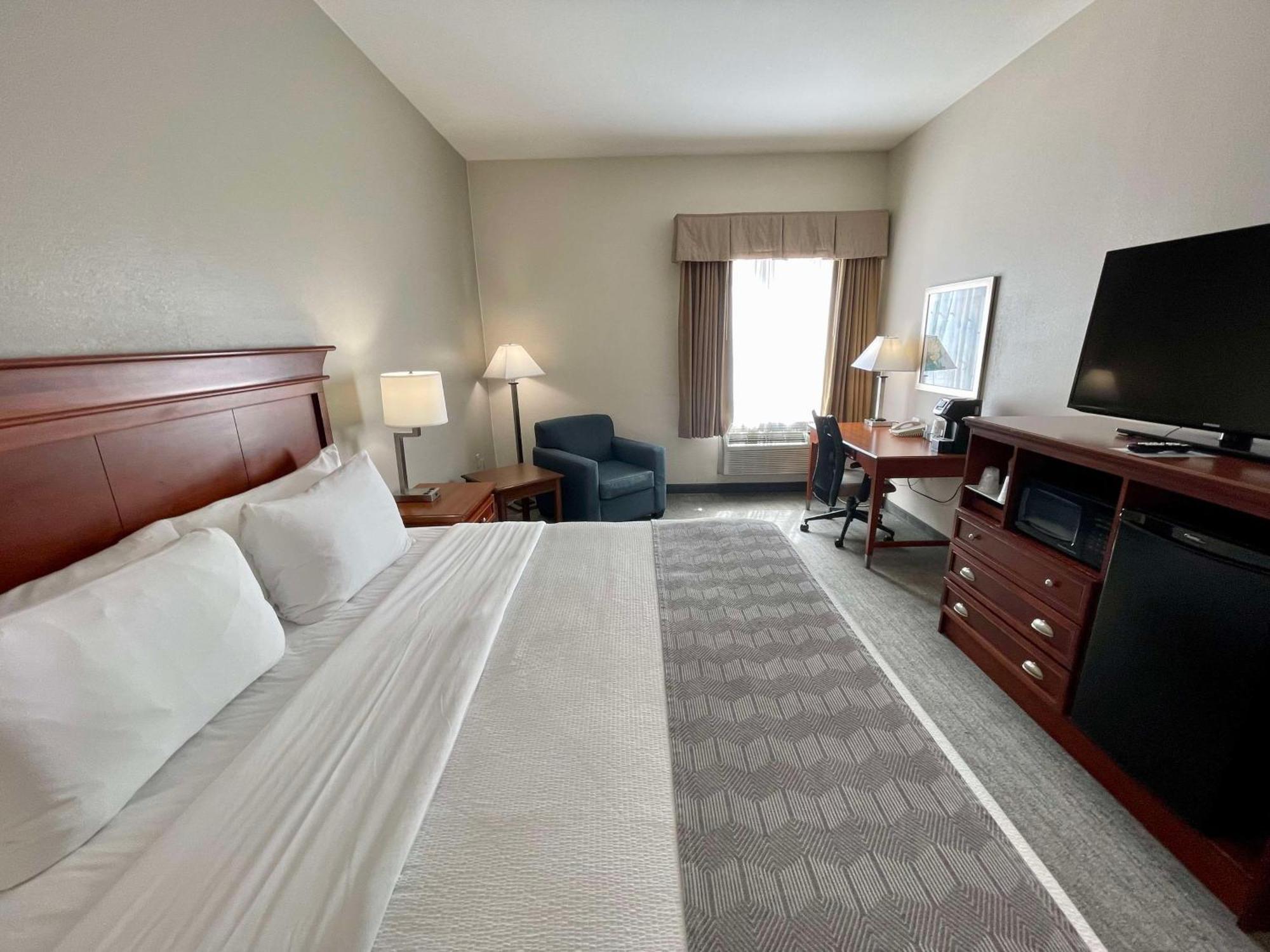 Best Western Plus Executive Hotel & Suites Sulphur Exterior photo