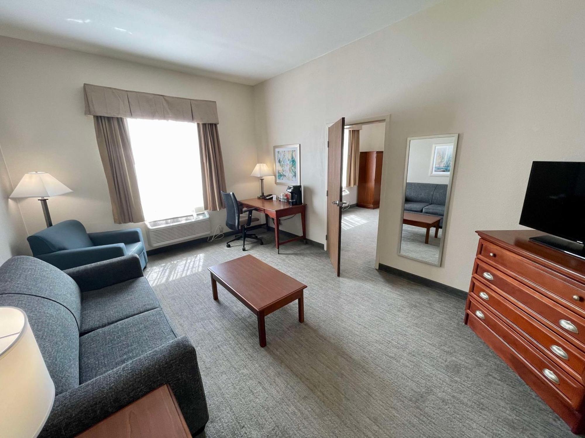 Best Western Plus Executive Hotel & Suites Sulphur Exterior photo