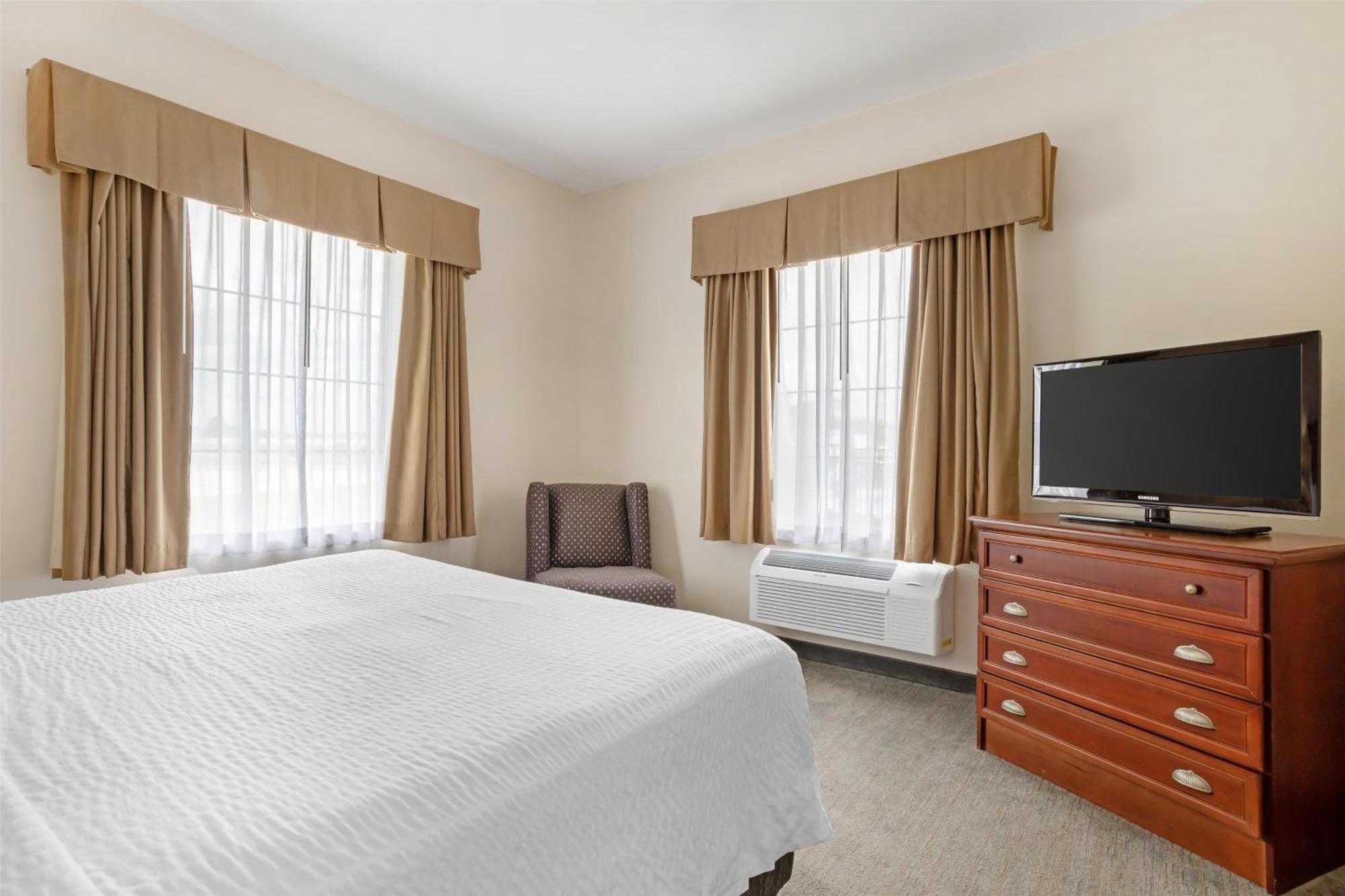 Best Western Plus Executive Hotel & Suites Sulphur Exterior photo